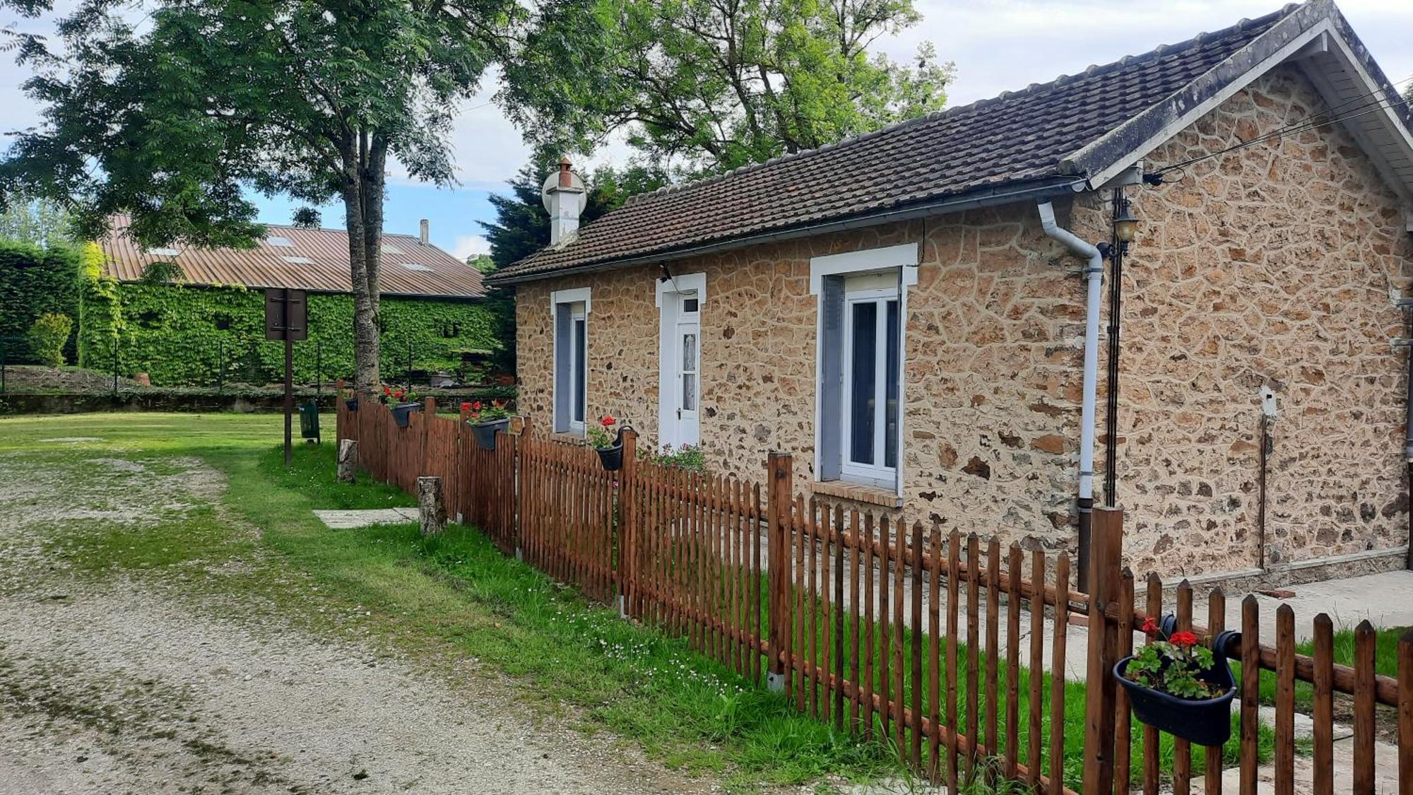 Gite Du Chateau De Chambonnieres Le Plessis-Feu-Aussoux Екстер'єр фото